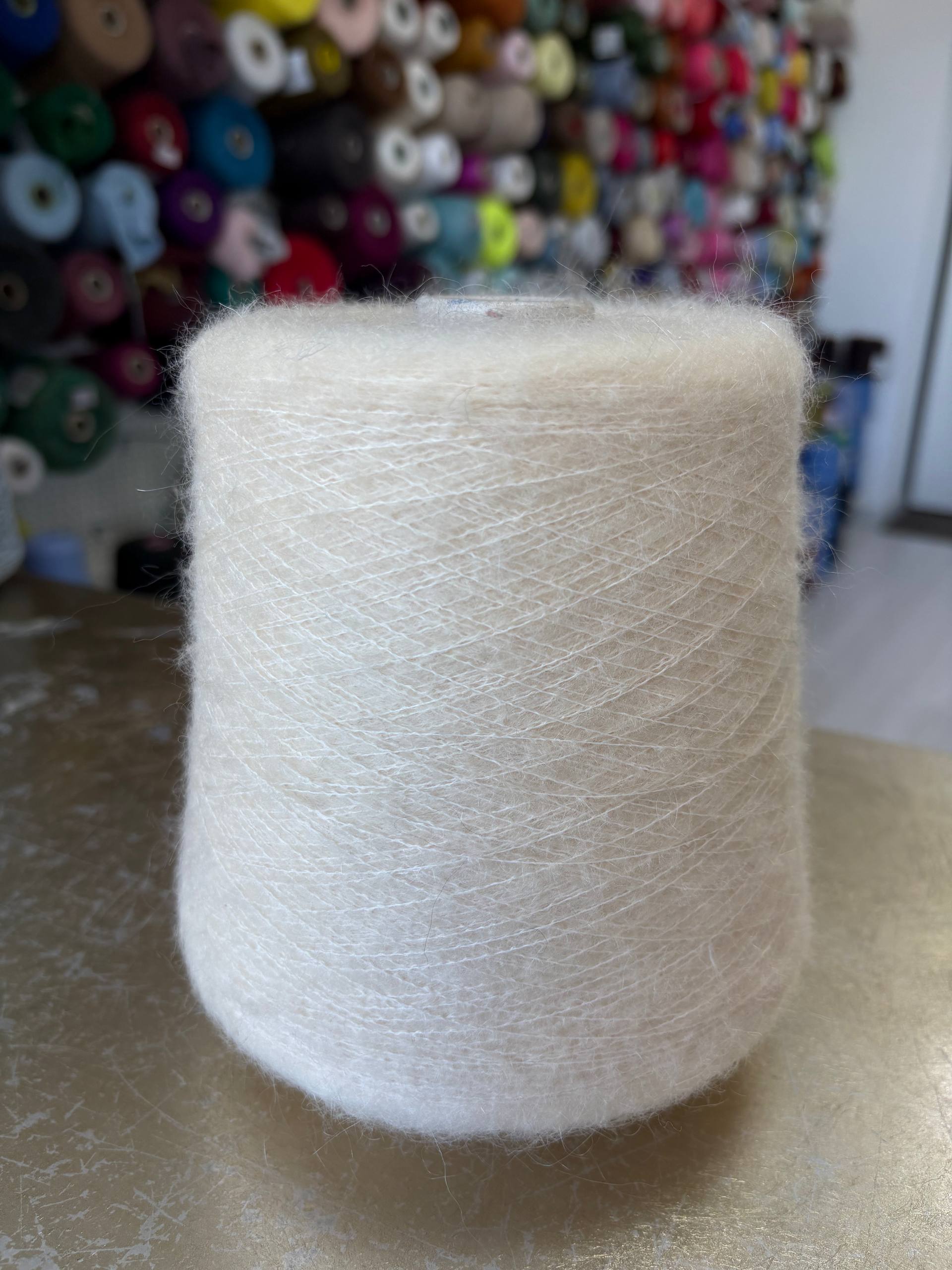 photo_2026-09-29 15.34.14 IGEA — Kid Mohair 30%, Polyamide 40%, Polyacrylic 30%, 950 м/100 г, VRBF-313 — изображение 1