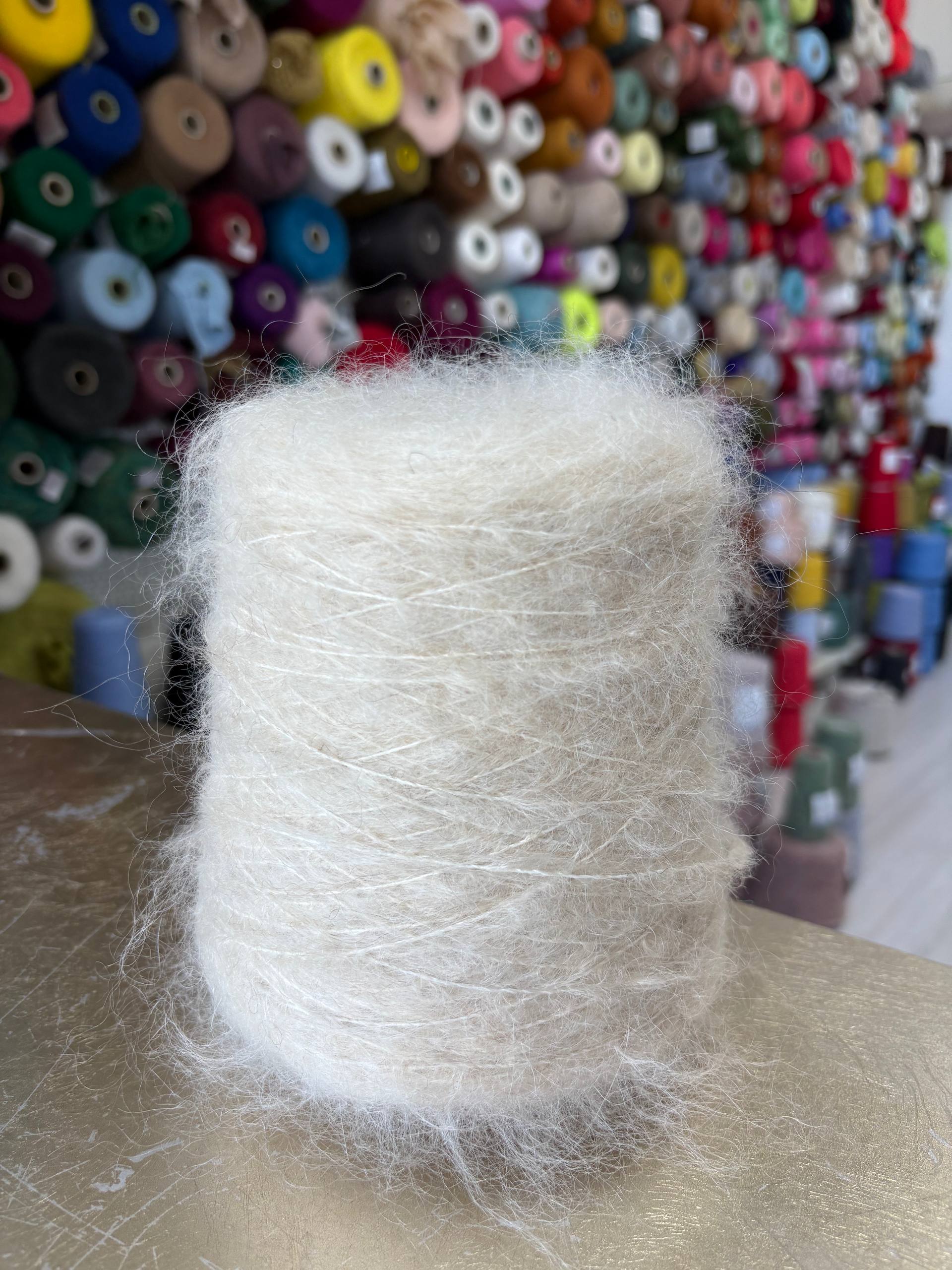 photo_2026-09-29 15.34.27 IGEA — Super Kid Mohair 67%, Polyamide 33%, 200 м/100 г, VRBF-311 — изображение 1